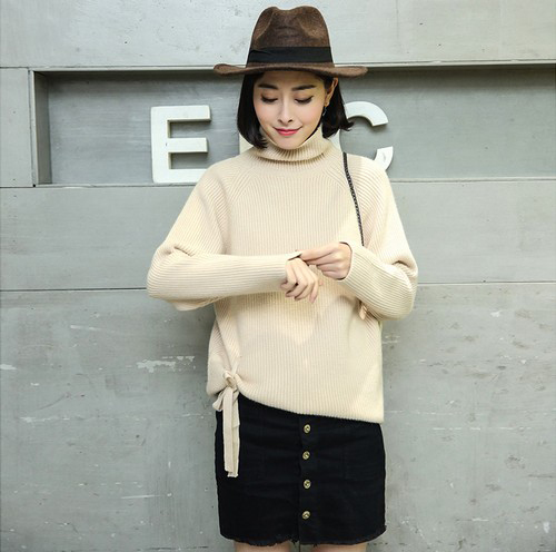 Loose-round-neck-sweater-2.jpg