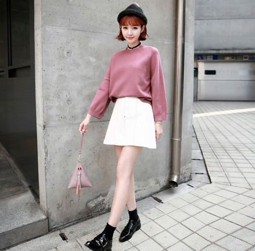 Loose-round-neck-sweater-5.jpg